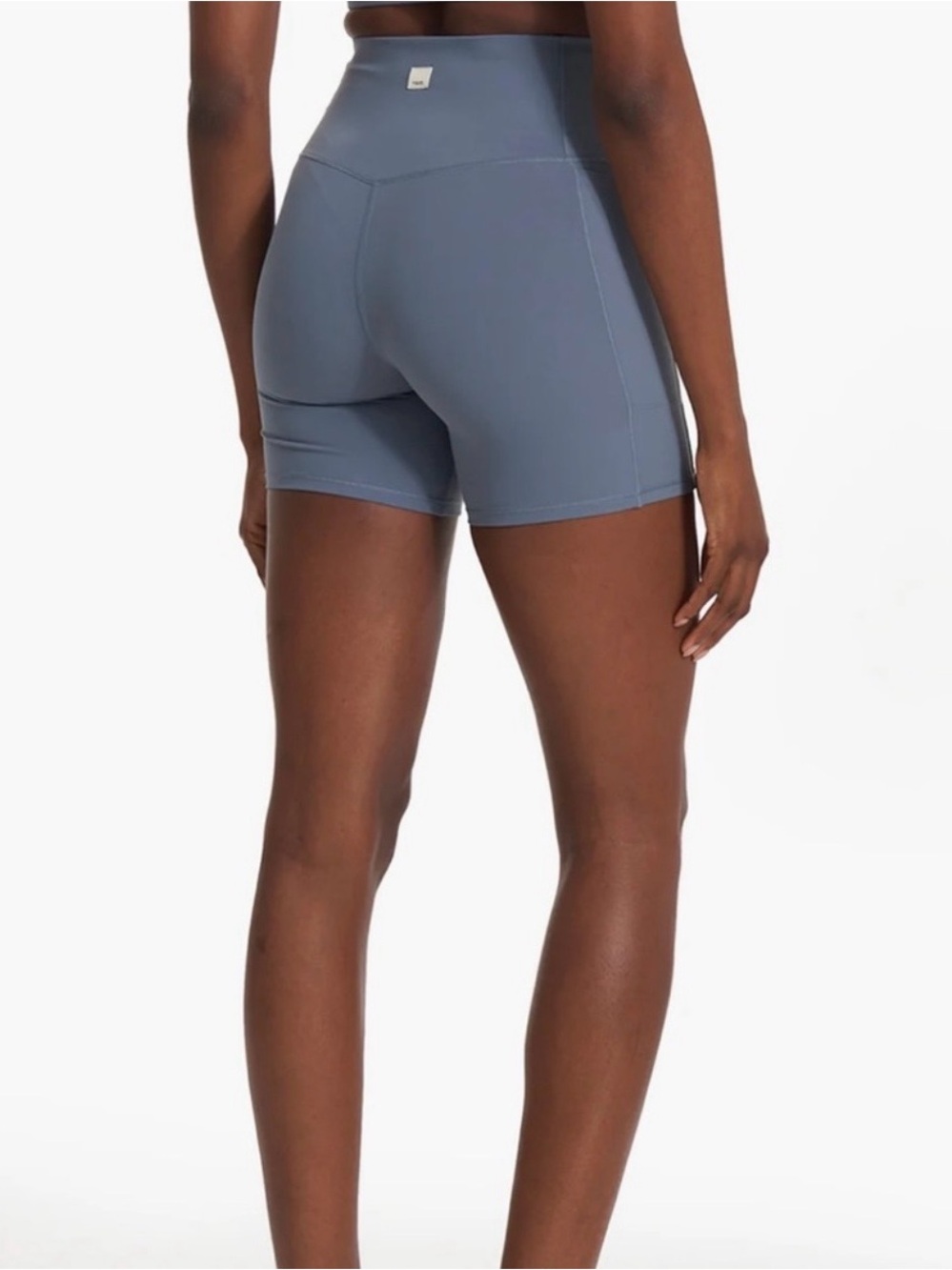 Vuori Studio Pocket High Waist Bike Shorts in Azure 4” Sz Medium